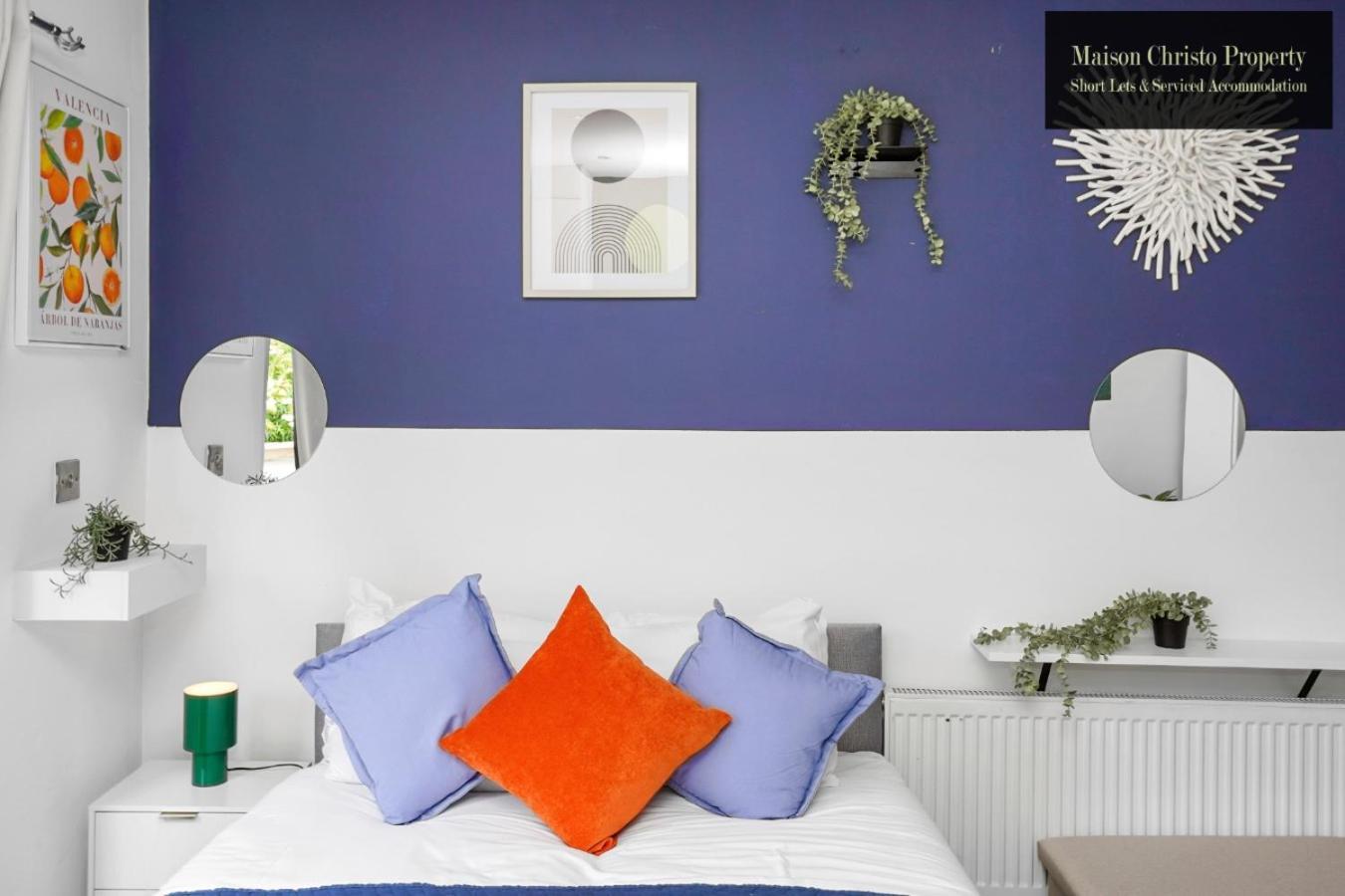 Chic With Private Terrace In East London, Sleeps 6, Servcied By Maison Christo Short Lets & Serviced Accomdation Londres